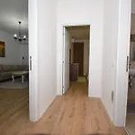 Urbanin Apartment A3